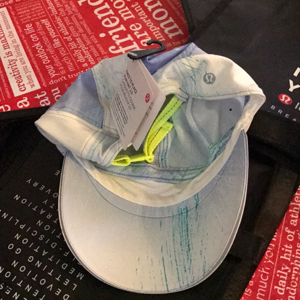 Lululemon run hat - Picture 2 of 2